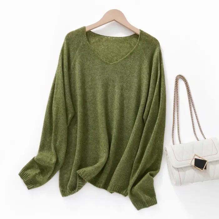 Pull-over ample en soie et cachemire à col en V pour femme