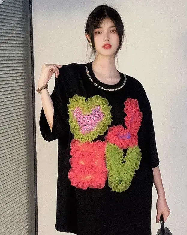 T-shirt d'amour de couture de maille de biscuits exquis pour des femmes, haut décontracté tout assre