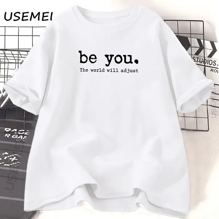 Soyez-vous le monde ajusteront T-shirt inspirant femmes