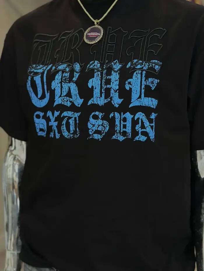 T-shirt unisexe noir avec police graffiti rétro des années 90