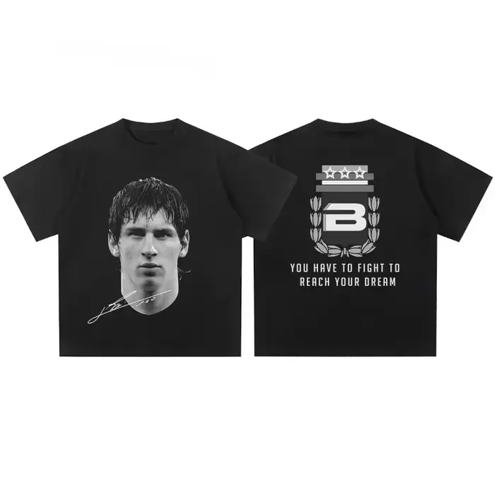 T-shirts imprimés avec les portraits des superstars du football Cristiano Ronaldo