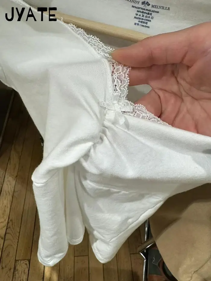 T-shirts courts blancs à nœud en dentelle pour femmes