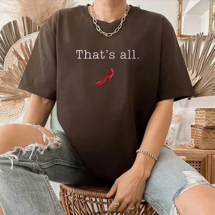 T-shirt tendance à manches courtes « The Devil Wears That's All » avec citation de Miranda Priestly – Collection 2026 « Fashion Boss Lady »