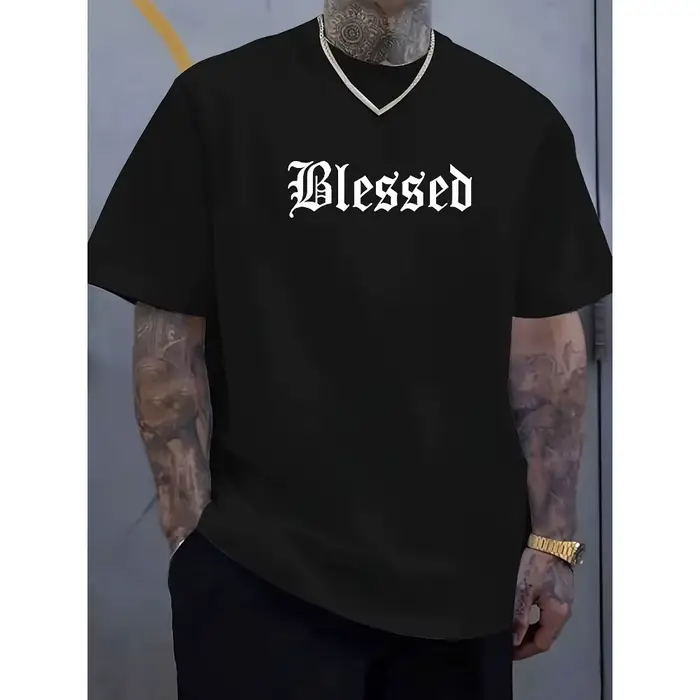 T-shirt minimaliste avec imprimé audacieux sur la poitrine
