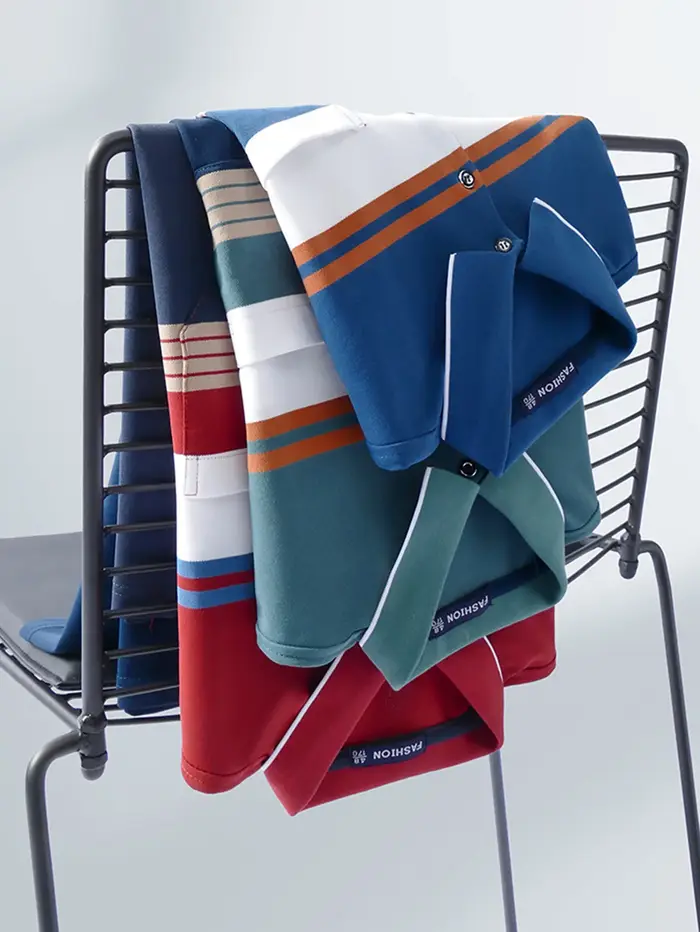 Polo pour homme pour les sports et loisirs d'été, manches courtes, avec rayures teintes en fil et poche intégrée