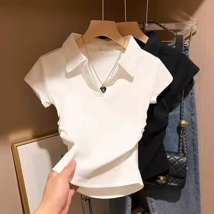 T-Shirt Polo court épicé pour femmes