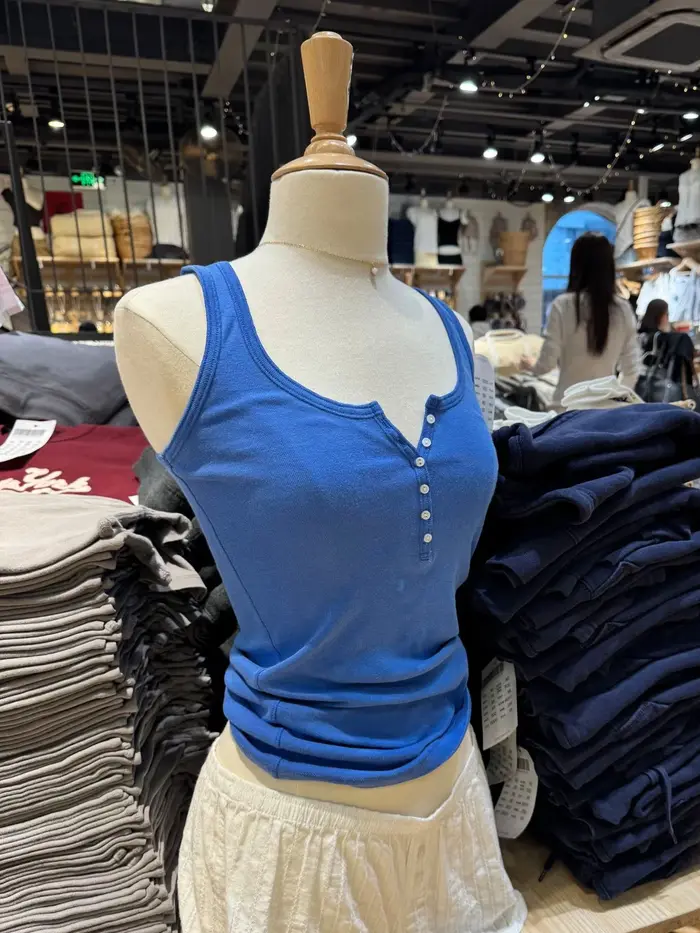 Débardeur Femme Électrique Bleu à Six Boutons