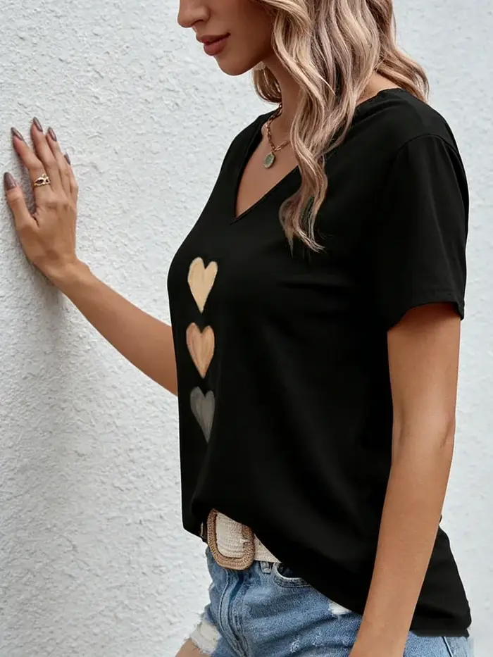 T-shirt pour femme col en V à manches courtes, imprimé cœur dégradé, coupe ample, doux, décontracté, mignon, respirant, idéal pour le printemps, l'été et les soirées