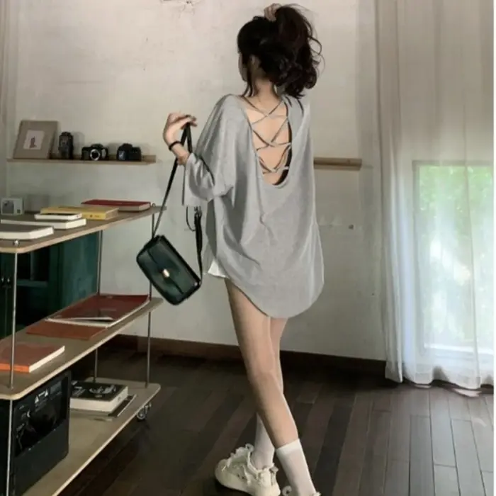 T-shirt dos nu à manches longues pour femme