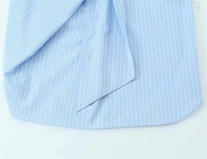 Chemisier Femme Printemps 2026 Nouveau Style Bleu Clair Rayé Sans Manches avec Nœud Décoratif Décontracté Tendance Personnalité