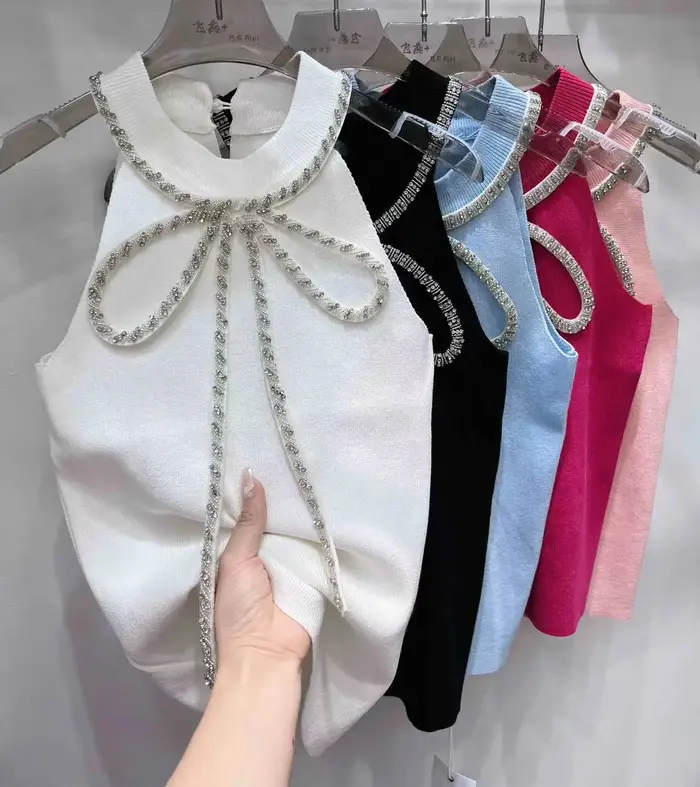 Top en maille sans manches à nœud papillon en diamants de luxe