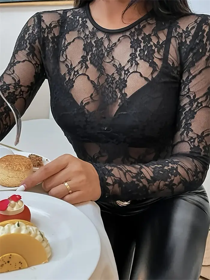 T-shirts à fleurs en dentelle pour femmes