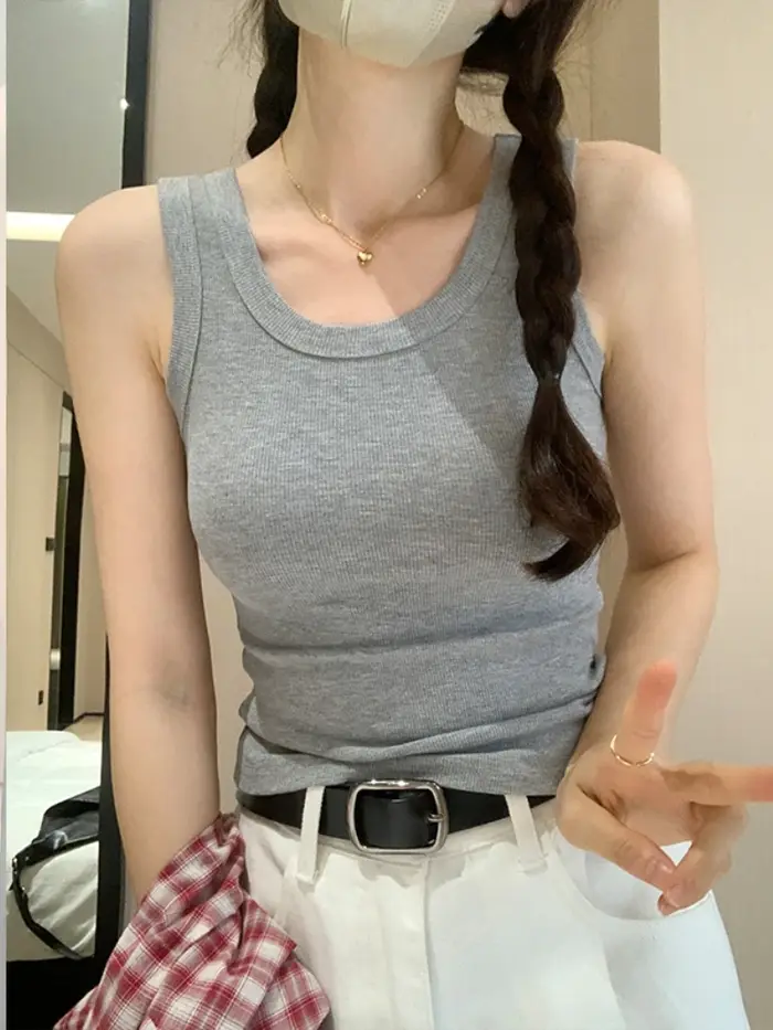 Débardeur doux 2026 pour femme – Tenue d'été moulante et sexy – Haut tricoté sans manches pour l'extérieur