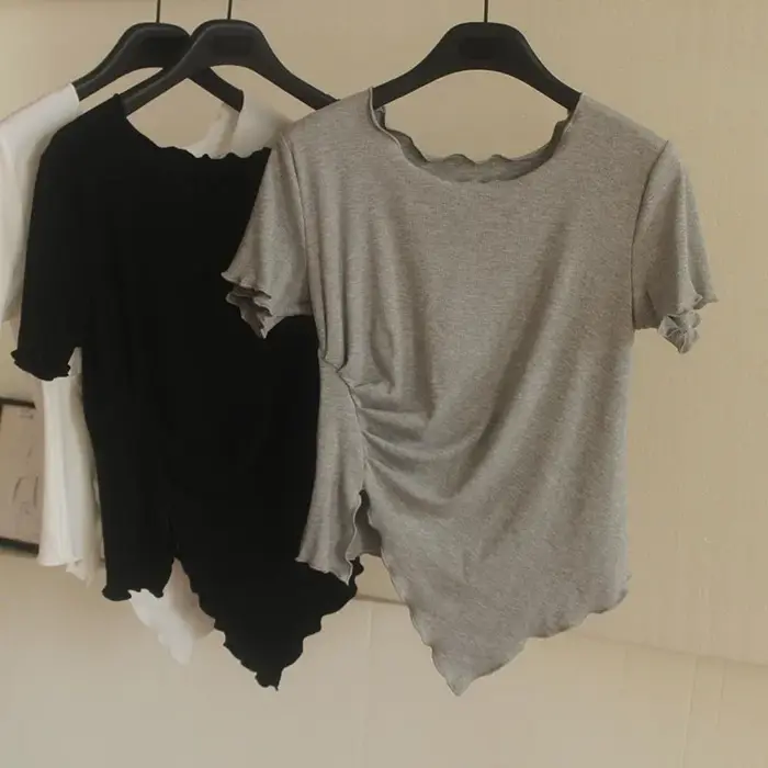 T-shirt asymétrique à col en V et plis irréguliers, style coréen, nouvelle collection été, coupe ample pour femme
