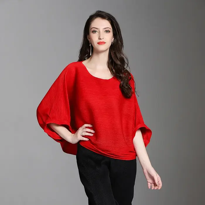 Nouveau style estival, haut plissé tendance à manches chauve-souris