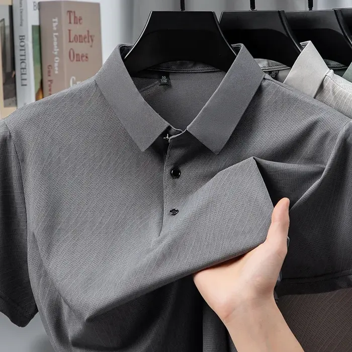 Polo Minimaliste Uni pour Hommes – Tissu Fin – Idéal pour le Quotidien