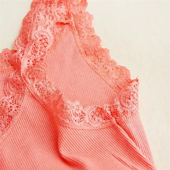 Débardeur Noir d'Été Sans Manches pour Femme avec Dentelle Rouge à l'Intérieur