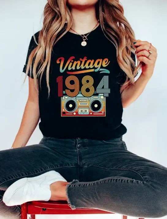 T-shirt graphique vintage 1984 Cassette Tape pour femmes et hommes