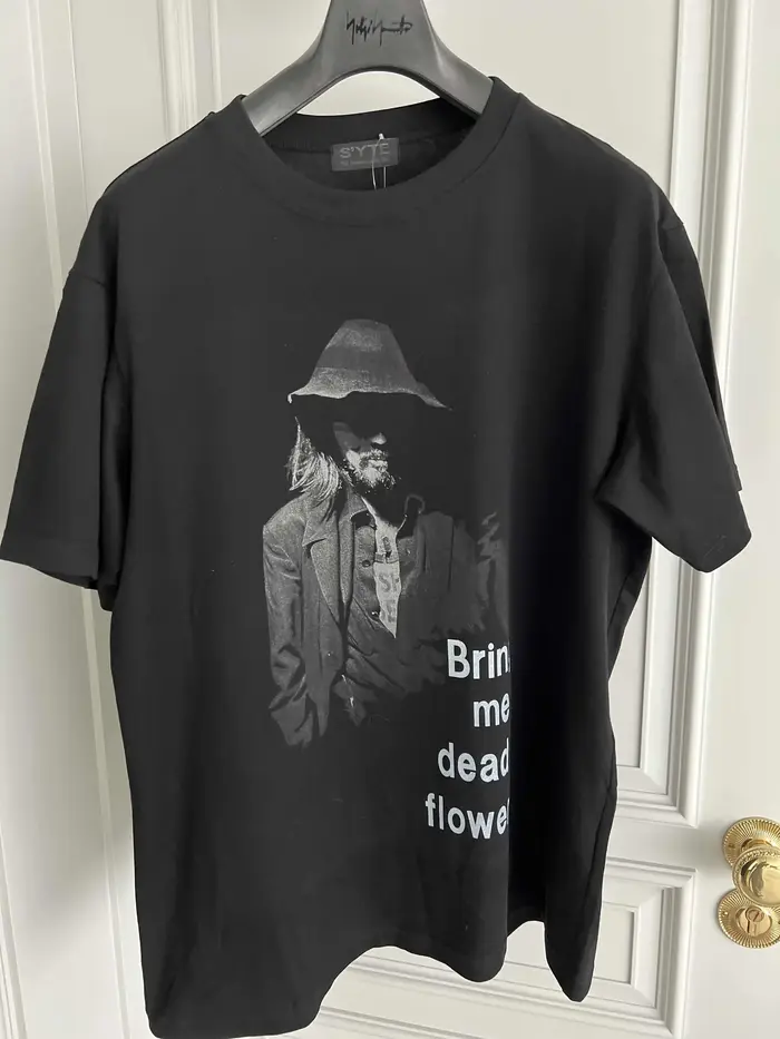 TOP-YAMAMOTO T-shirt imprimé noir en pur coton au design original, T-shirt foncé