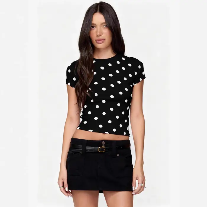 T-shirt vintage à pois à manches courtes – T-shirt décontracté d'été ajusté pour femme avec encolure