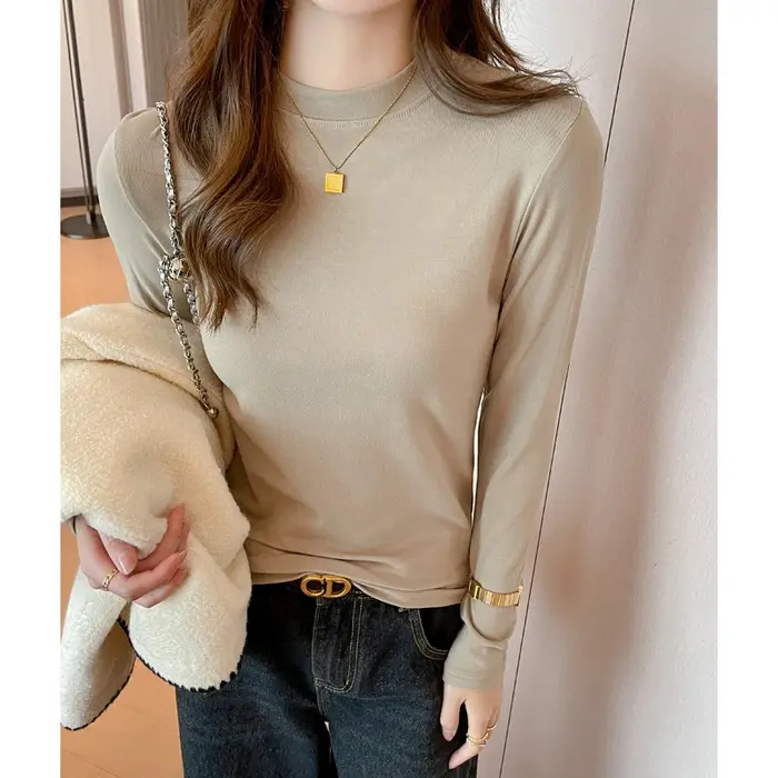 T-shirt moulant noir à col rond pour femme