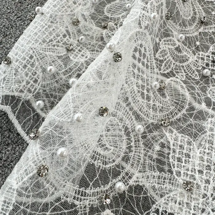 Haut court en dentelle transparente pour femme