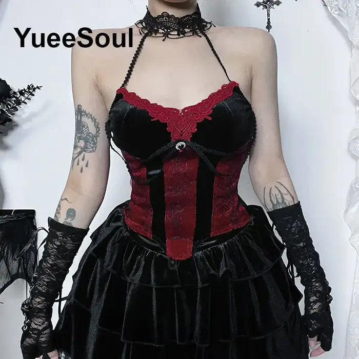 Crop tops gothiques noirs en dentelle et résille
