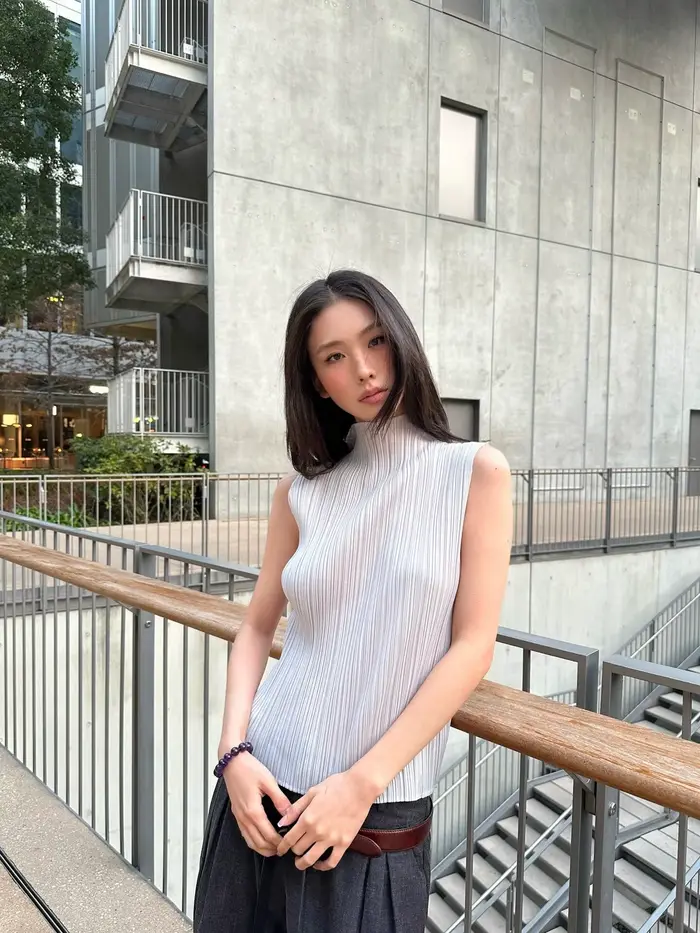 Haut plissé Miyake pour femme, nouvelle collection été, design original, sans manches, col montant, 
