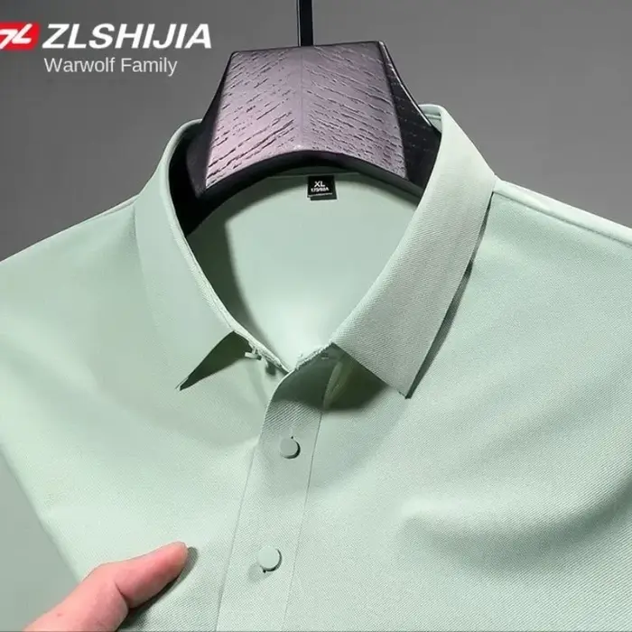 Vêtements de luxe coréens Harajuku mode classique angleterre mince solide polos pour hommes été affaires glace soie Polo t-shirt homme
