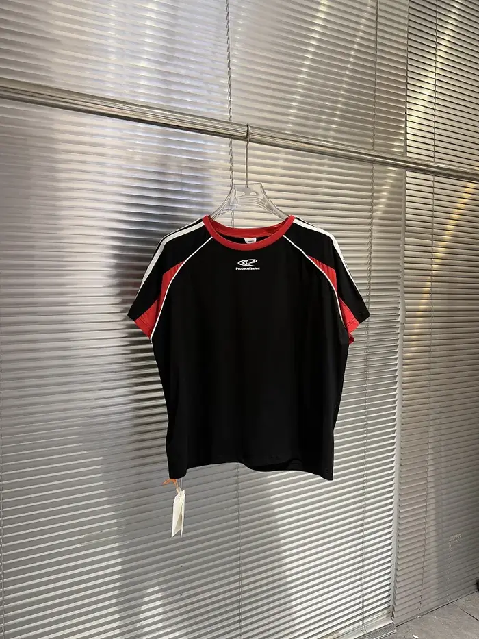 T-shirt à manches courtes extensible coupe ajustée