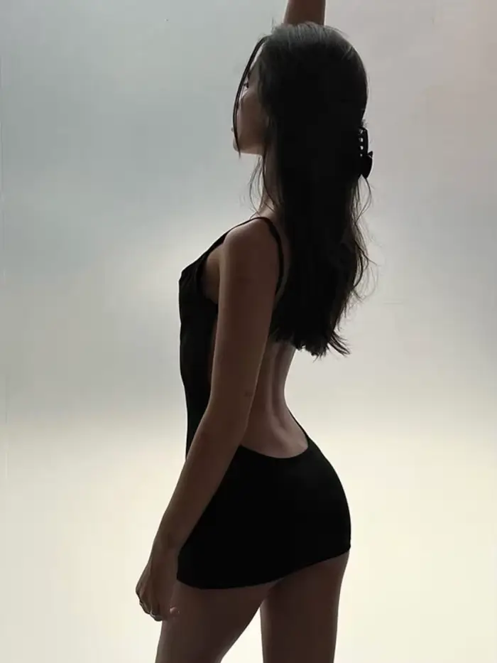 Robe noire dos nu pour femmes