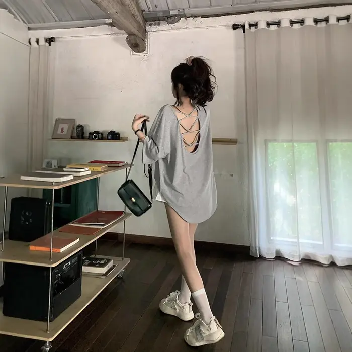 T-shirt à manches courtes dos croisé pour femme