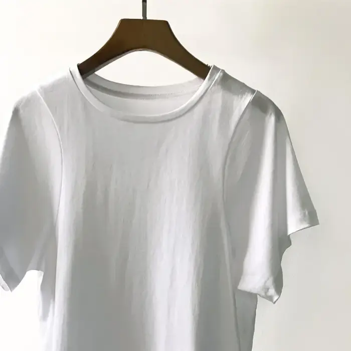 Femmes manches incurvées conception T-Shirt Simple classique Logo broderie coton tout-match court co