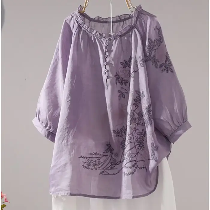T-shirts à col volanté et boutons