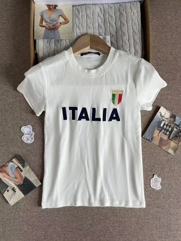 T-shirts brodés pour femmes