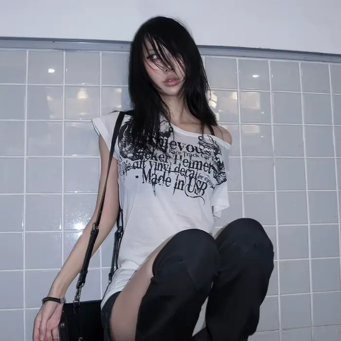 Karrram japonais Y2k lettre impression T-shirt Trashy 2000s Style tatouage T-shirt Vintage Harajuku