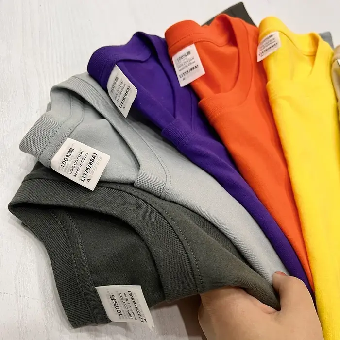T-shirts graphiques pour hommes et femmes