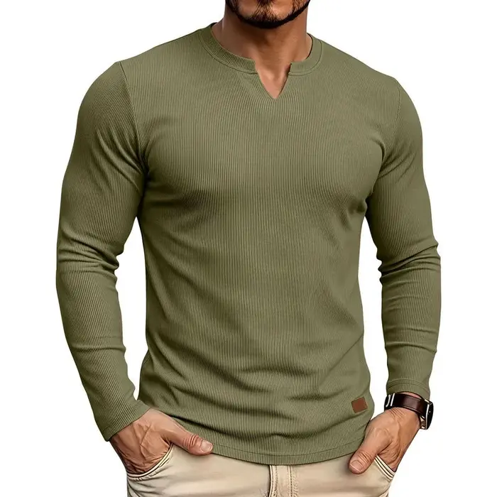 T-shirt côtelé à col en V pour homme