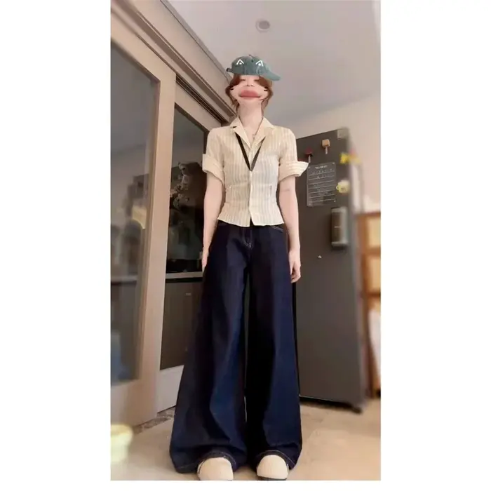 Chemisier rayé à revers pour femme, coupe ajustée, manches courtes à revers, style été