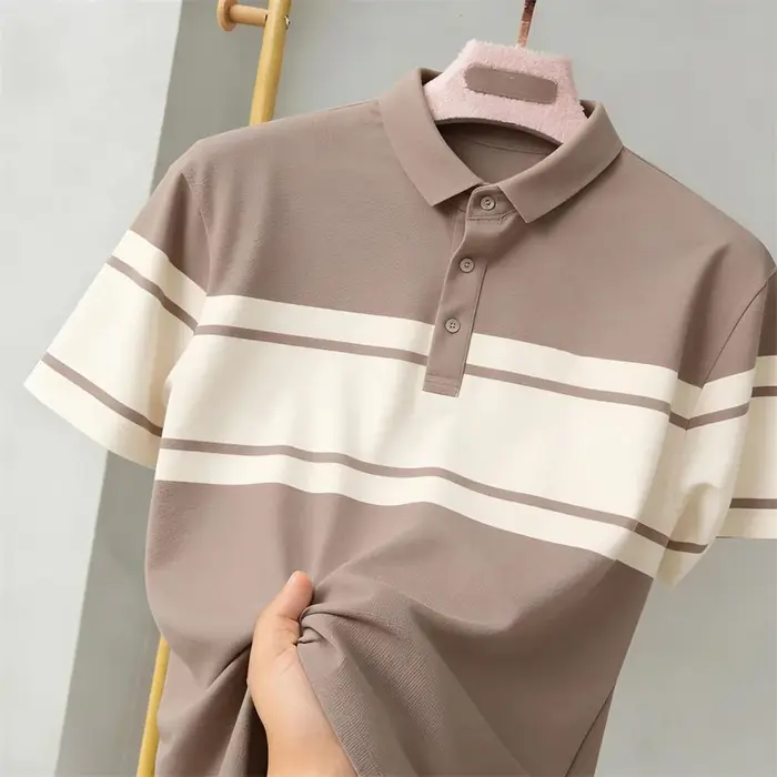 Polo sportif rayé color-block respirant et ample pour le quotidien