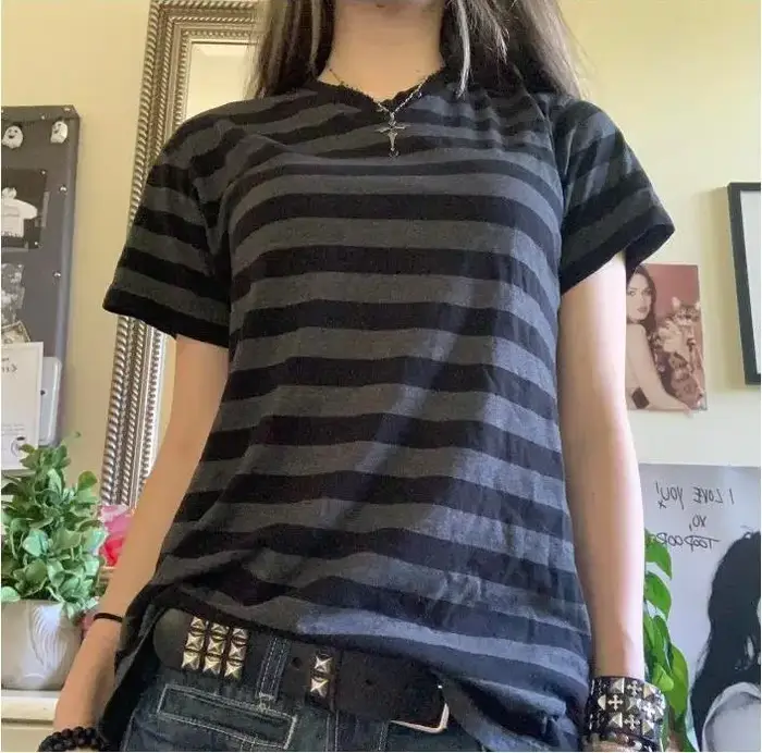 Femmes Y2k Grunge chemises rayé Baggy col rond manches courtes Emo hauts 2000s Harajuku Vintage adolescentes filles Goth