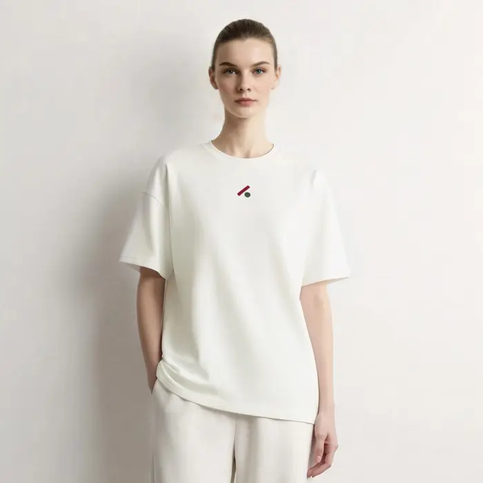 T-shirts pour femmes Amii, col rond, épaules tombantes, broderie géométrique, hauts amples d'automne, vêtements décontractés et confortables pour femmes 12623030