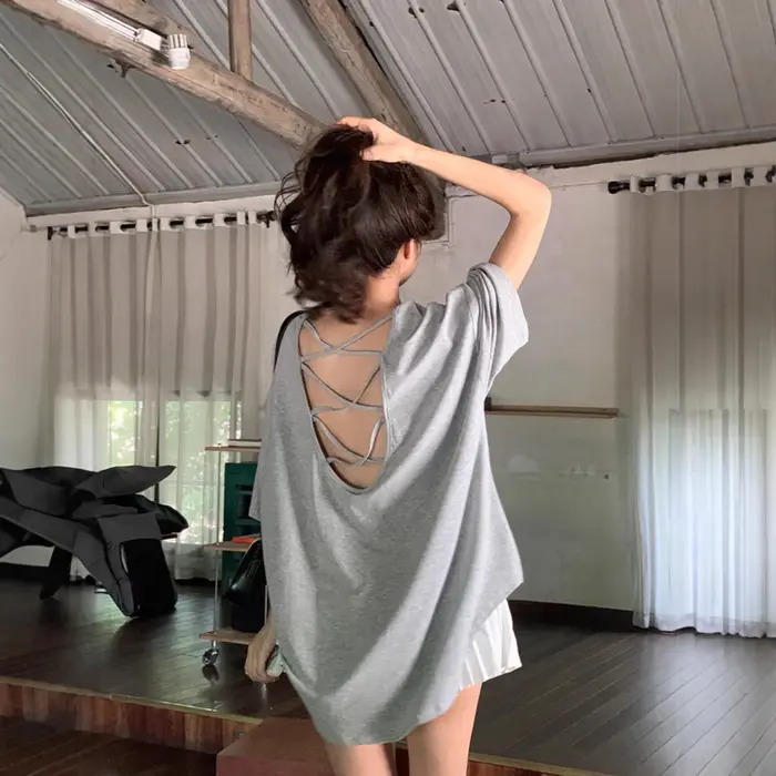 T-shirt à manches courtes dos croisé pour femme