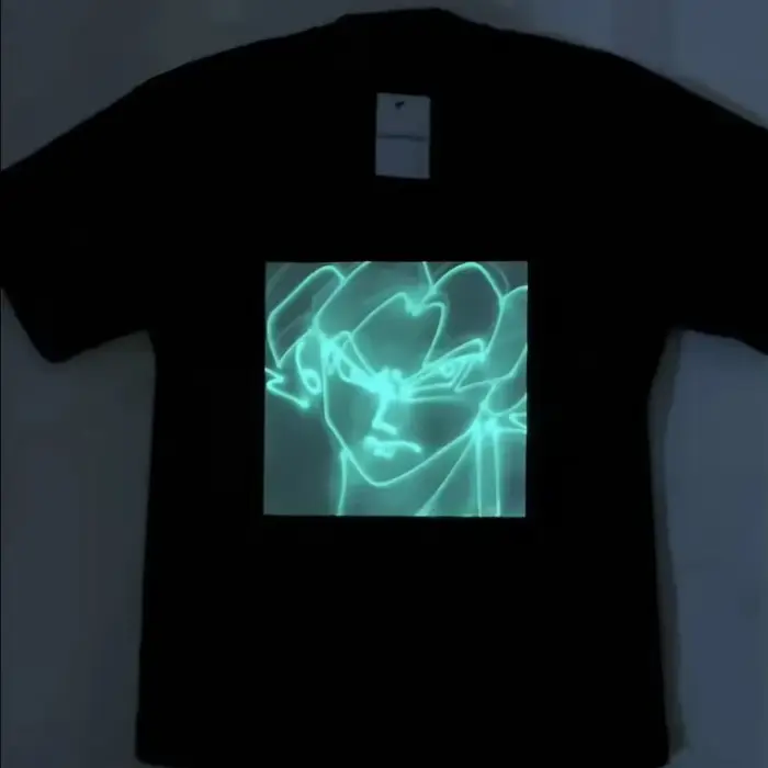 T-shirt interactif qui brille dans la nuit