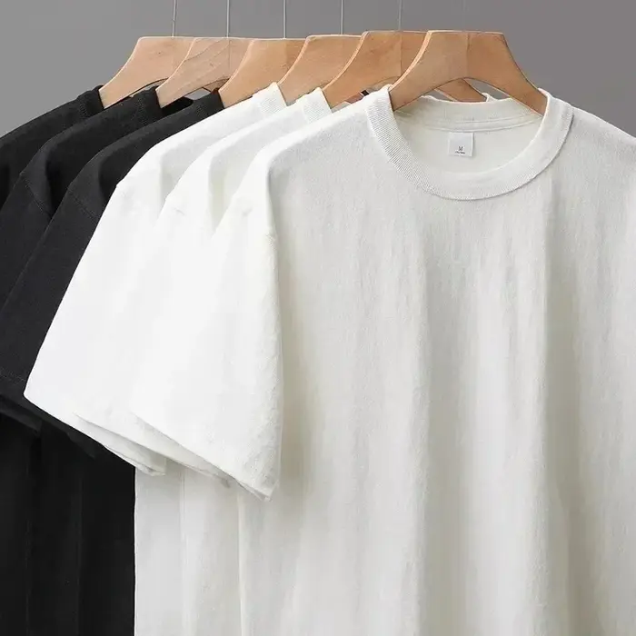 T-shirt à manches courtes imprimé avec dessin animé de chien