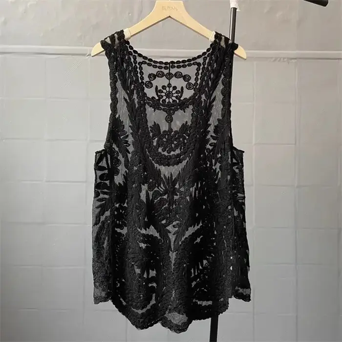 Haut en tricot ajouré au crochet pour femme