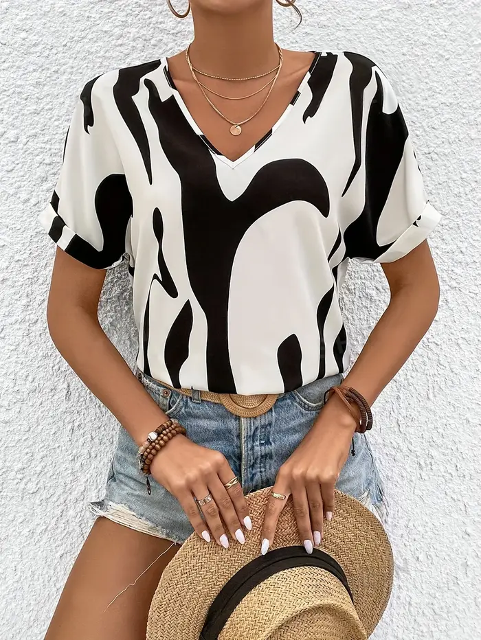 T-shirt blanc et noir style punk