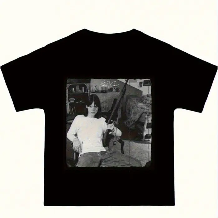 T-shirt Gothique Épais Ethel Cain pour Homme – Motif Industriel Vintage avec Portrait de Fusil et Fi