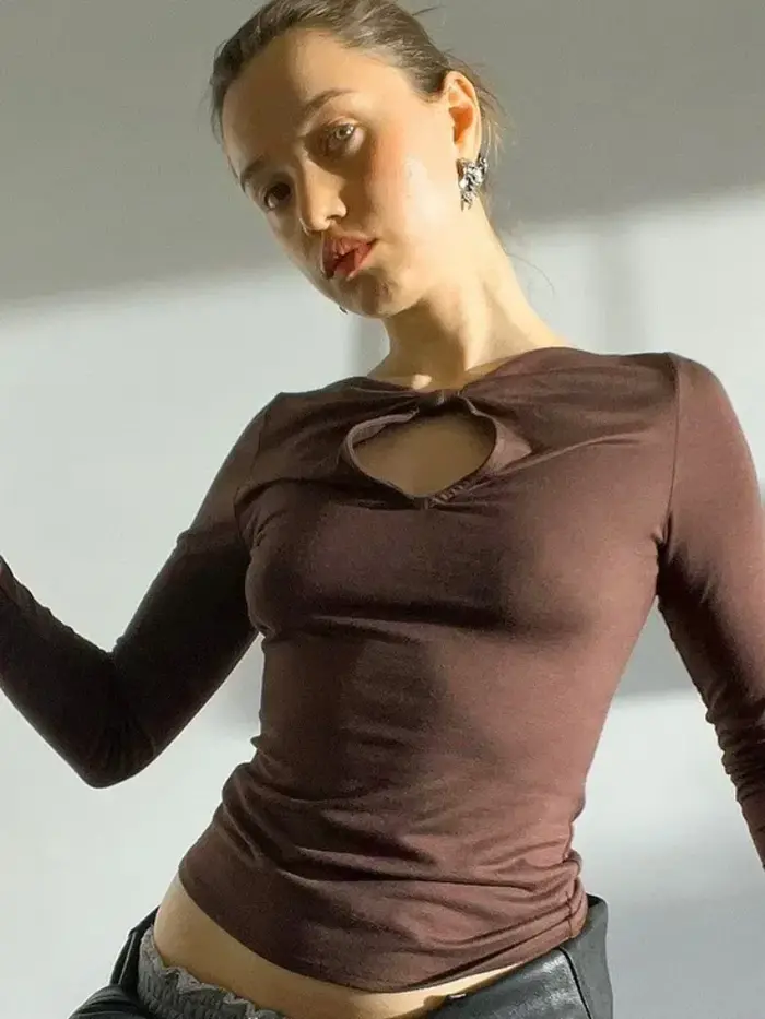 T-shirt évidé à manches longues pour femmes, haut court, vêtements Y2K, coupe couvertes, streetwear 