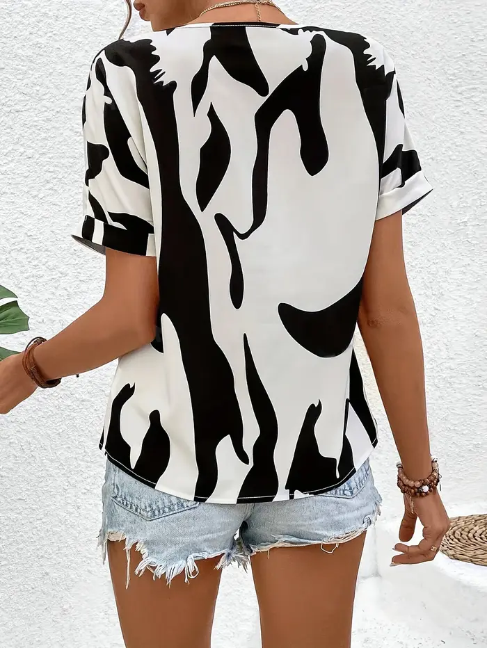 T-shirt blanc et noir style punk